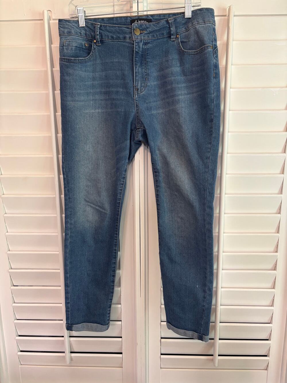 D. Jeans‎ Denim Crops Size 12